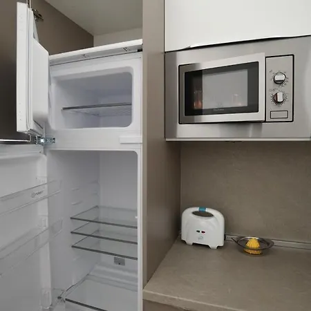 Apartment Ampio Bilocale Deluxe Con Piscina E Box - Poggio Fiorito Alassio
