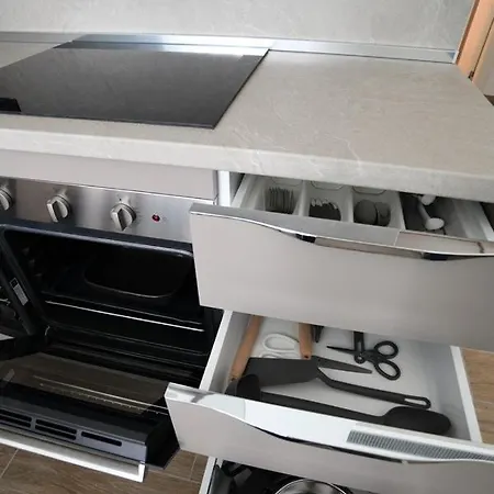 Ampio Bilocale Deluxe Con Piscina E Box - Poggio Fiorito